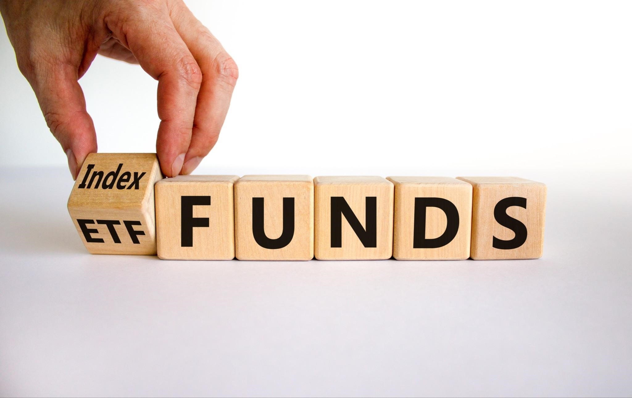 What is the Difference Between Index Funds and ETFs?